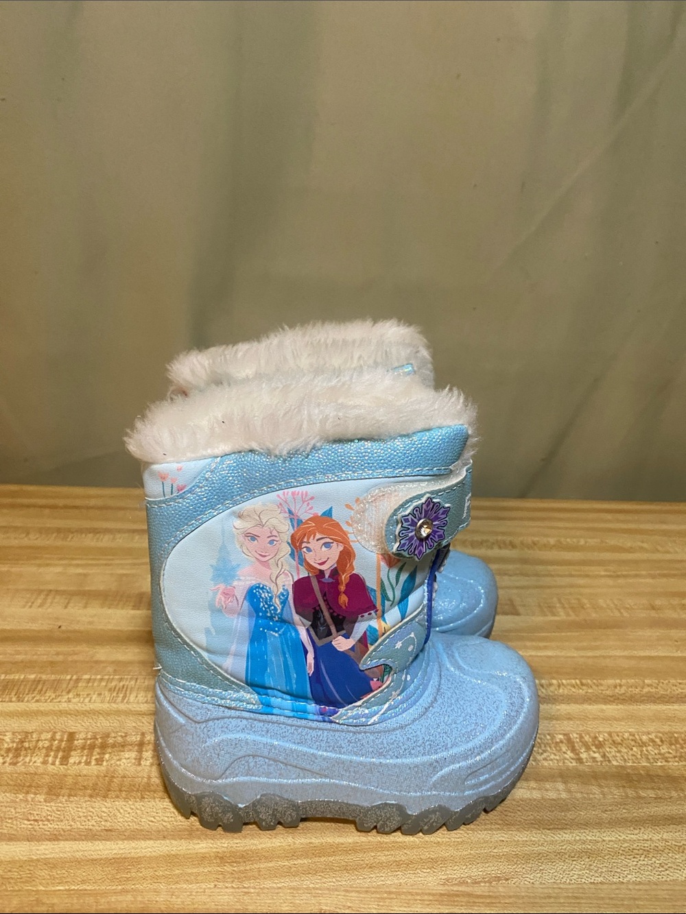 Disney Frozen I Girls Light Up Themed Outdoor Winter Snow Boots Kids 7